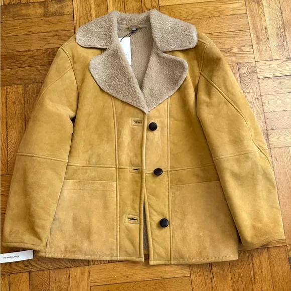 New-Reformation
Veda Luca Suede shearing coat
Parmesan Suede - Picture 4 of 16